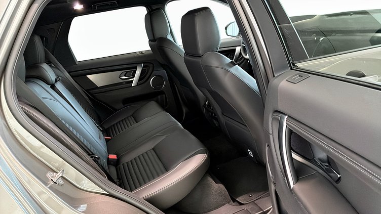 2024 Begagnad Land Rover Discovery Sport Silicon Silver Bensin Laddhybrid P269e Dynamic SE