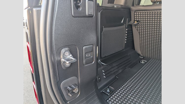 2025 認定中古車 Land Rover Defender 110 カルパチアングレイ D350 ディーゼルマイルドハイブリッド X-Dynamic SE
