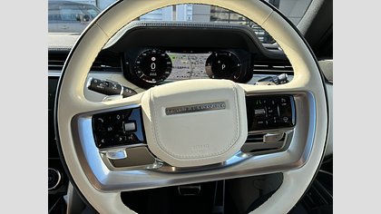 Range Rover 24
