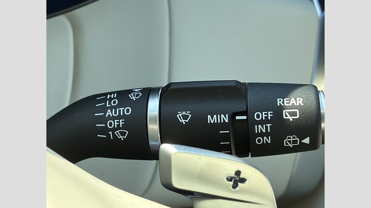 2023 認定中古車 Land Rover Range Rover フジホワイト D300 AWD MHEV（AT） スタンダードホイールベース HSE