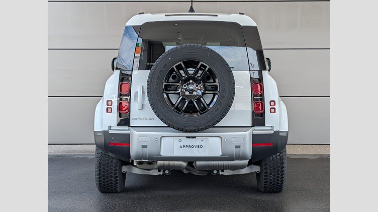 2025 認定中古車 Land Rover Defender 110 フジホワイト D350 ディーゼルマイルドハイブリッド S