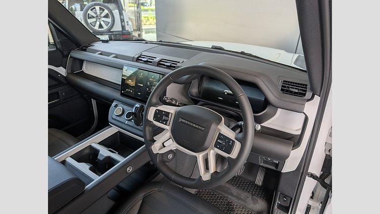 2025 認定中古車 Land Rover Defender 110 フジホワイト D350 ディーゼルマイルドハイブリッド S