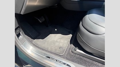 Range Rover 19