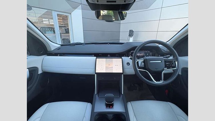 2024 認定中古車 Land Rover Discovery Sport サントリーニブラック D200マイルドハイブリッド（ディーゼル） 標準ホイール S