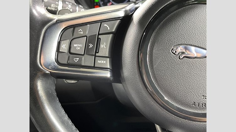 2018 認定中古車 Jaguar E-Pace サントリーニ ブラック D180 オートマチック全輪駆動 R-DYNAMIC S
