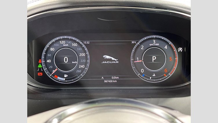 2018 認定中古車 Jaguar E-Pace サントリーニ ブラック D180 オートマチック全輪駆動 R-DYNAMIC S