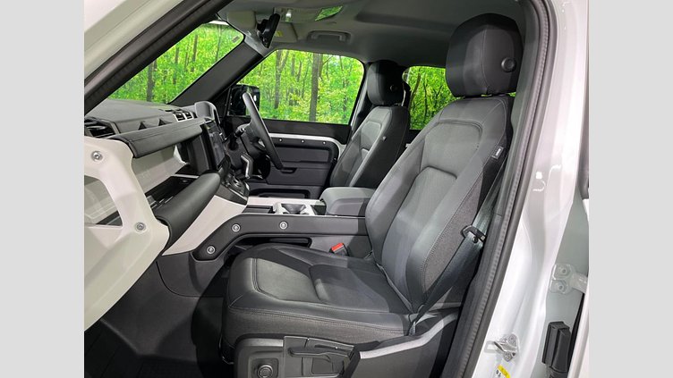 2025 認定中古車 Land Rover Defender 110 フジホワイト D350 ディーゼルマイルドハイブリッド S