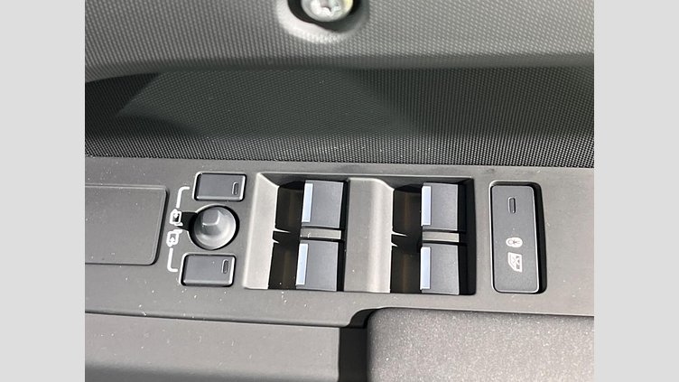 2025 認定中古車 Land Rover Defender 110 フジホワイト D350 ディーゼルマイルドハイブリッド S