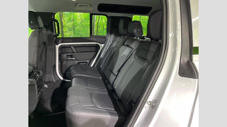 2025 認定中古車 Land Rover Defender 110 フジホワイト D350 ディーゼルマイルドハイブリッド S
