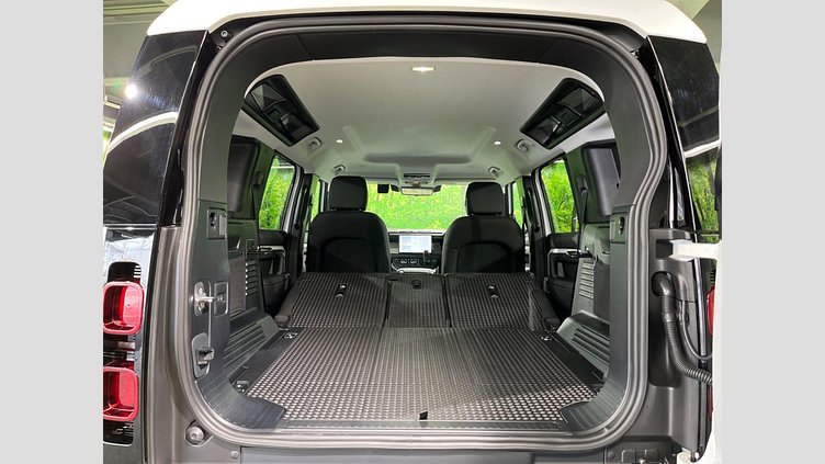 2025 認定中古車 Land Rover Defender 110 フジホワイト D350 ディーゼルマイルドハイブリッド S