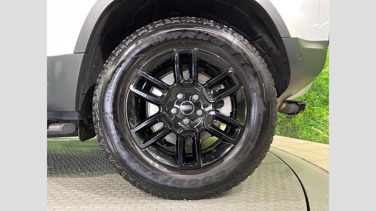 2025 認定中古車 Land Rover Defender 110 フジホワイト D350 ディーゼルマイルドハイブリッド S