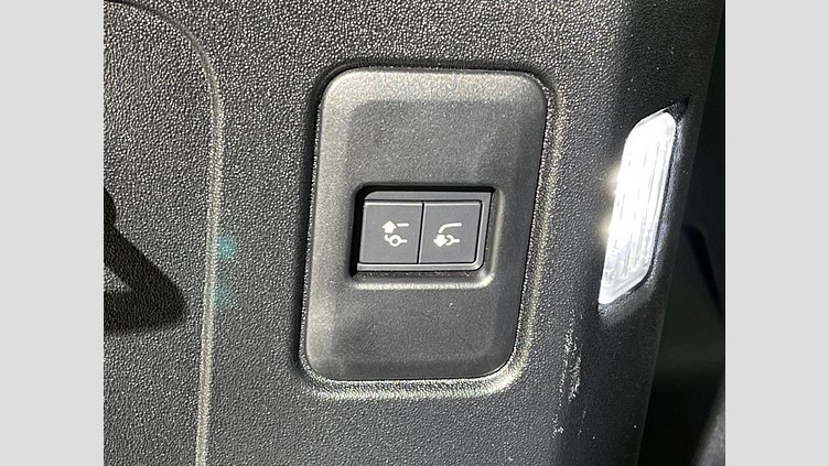 2025 認定中古車 Land Rover Defender 110 フジホワイト D350 ディーゼルマイルドハイブリッド S
