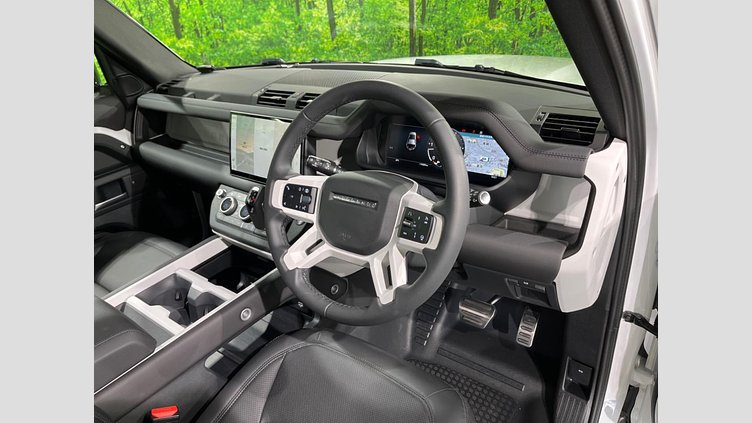 2025 認定中古車 Land Rover Defender 110 フジホワイト D350 ディーゼルマイルドハイブリッド S