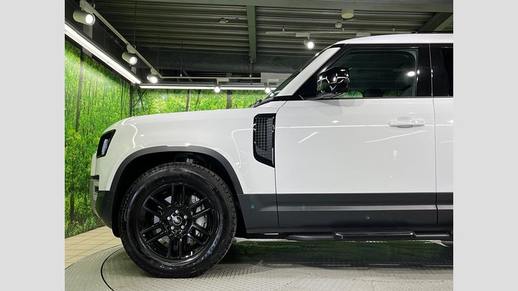 2025 認定中古車 Land Rover Defender 110 フジホワイト D350 ディーゼルマイルドハイブリッド S
