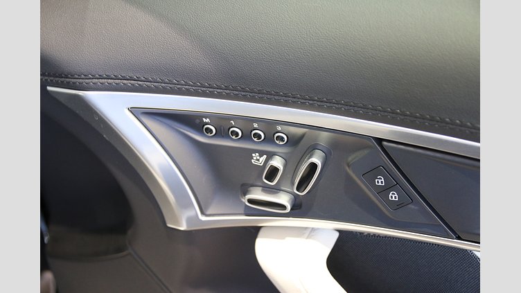 2021 認定中古車 Jaguar F-Type サントリーニブラック P380 オートマチック 後輪駆動 F-TYPEクーペ R-DYNAMIC
