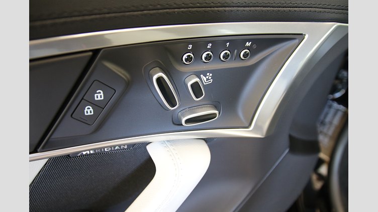 2021 認定中古車 Jaguar F-Type サントリーニブラック P380 オートマチック 後輪駆動 F-TYPEクーペ R-DYNAMIC
