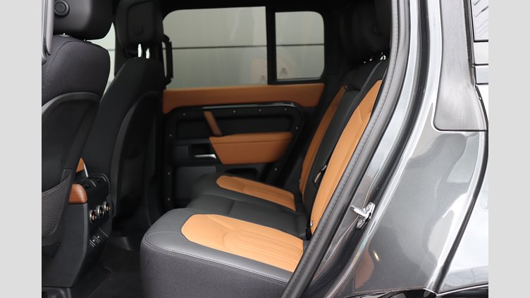 2023 認定中古車 Land Rover Defender 110 カルパチアングレイ D300 AWD（AT） X