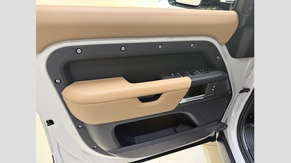 Defender 110 9