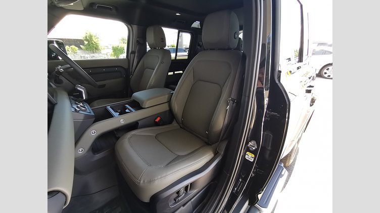 2023 認定中古車 Land Rover Defender 110 サントリーニブラック D300 AWD（AT） X-DYNAMIC SE