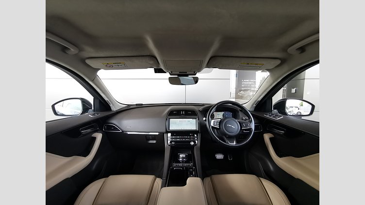 2018 認定中古車 Jaguar F-Pace Loire Blue 2.0 litre i4D Diesel プレステージ