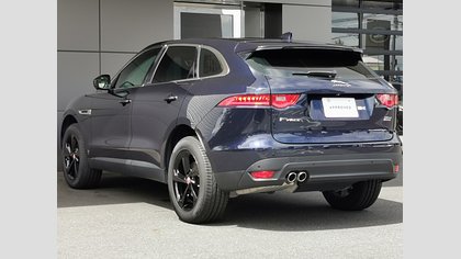 F-Pace 1