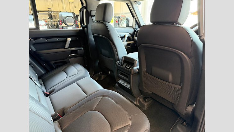 2024 認定中古車 Land Rover Defender 110 サントリーニブラック D300 AWD（AT） X-DYNAMIC SE