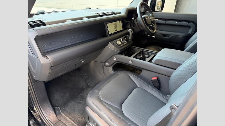 2024 認定中古車 Land Rover Defender 110 サントリーニブラック D300 AWD（AT） X-DYNAMIC SE
