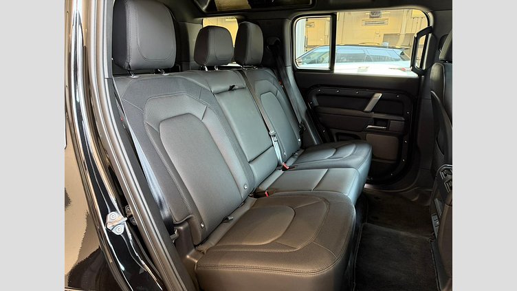 2024 認定中古車 Land Rover Defender 110 サントリーニブラック D300 AWD（AT） X-DYNAMIC SE