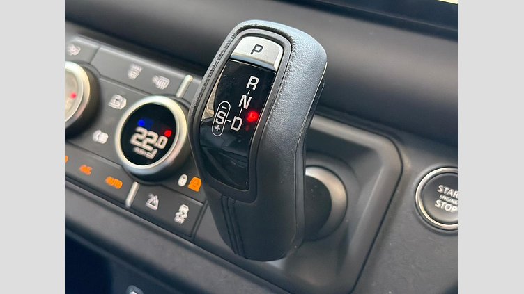 2024 認定中古車 Land Rover Defender 110 サントリーニブラック D300 AWD（AT） X-DYNAMIC SE