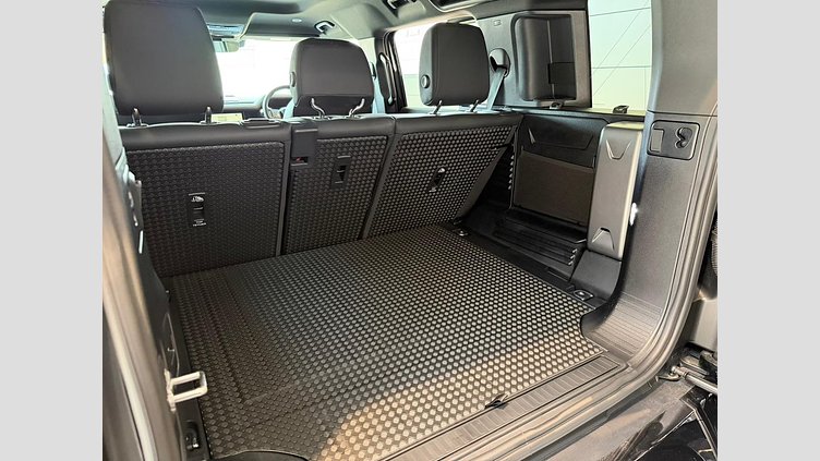 2024 認定中古車 Land Rover Defender 110 サントリーニブラック D300 AWD（AT） X-DYNAMIC SE