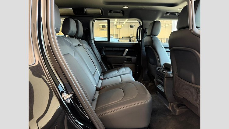 2024 認定中古車 Land Rover Defender 110 サントリーニブラック D300 AWD（AT） X-DYNAMIC SE