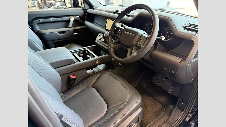 2024 認定中古車 Land Rover Defender 110 サントリーニブラック D300 AWD（AT） X-DYNAMIC SE