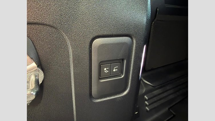 2024 認定中古車 Land Rover Defender 110 サントリーニブラック D300 AWD（AT） X-DYNAMIC SE