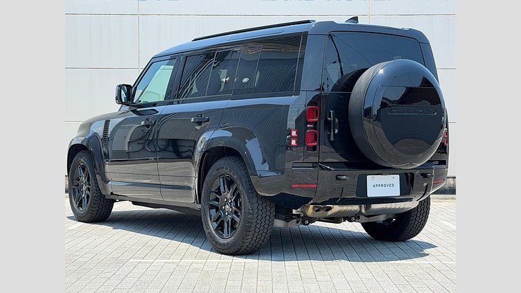 2024 認定中古車 Land Rover Defender 110 サントリーニブラック D300 AWD（AT） X-DYNAMIC SE