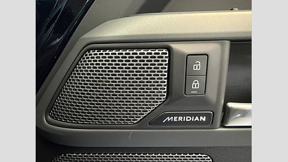 Defender 110 81