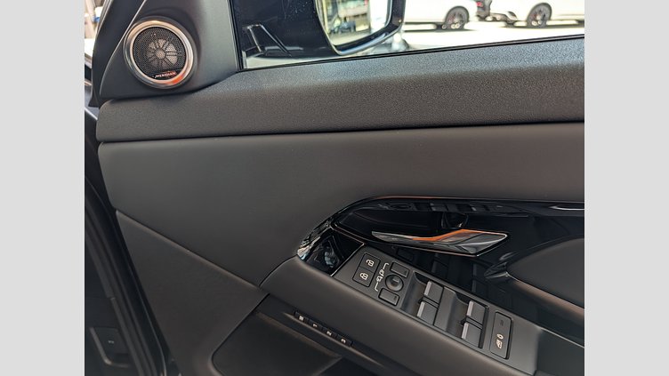 2024 認定中古車 Land Rover Range Rover Evoque カルパチアングレイ プラグインハイブリッド（ガソリン） Standard Wheelbase DYNAMIC HSE