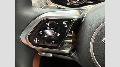 F-Pace 25