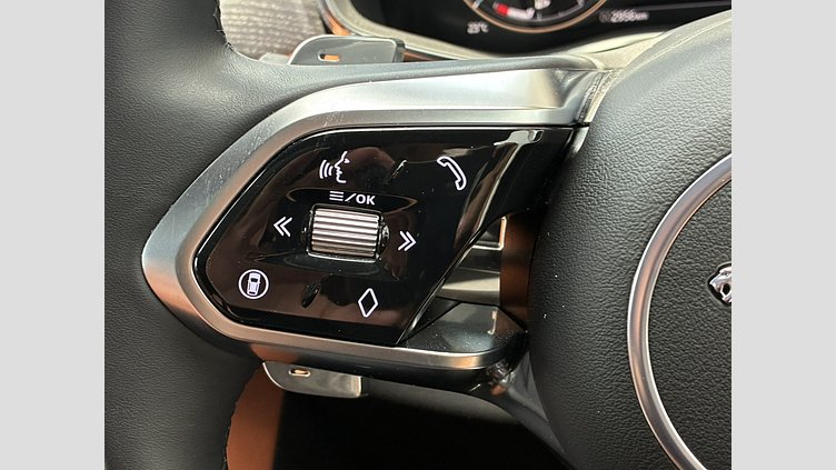 2024 認定中古車 Jaguar F-Pace カルパチアングレイ P400e ガソリン プラグインハイブリッド R-DYNAMIC SE