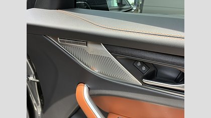 F-Pace 21
