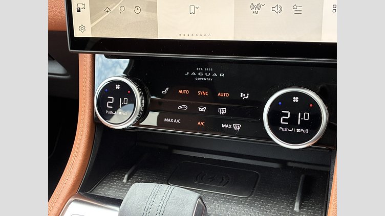 2024 認定中古車 Jaguar F-Pace カルパチアングレイ P400e ガソリン プラグインハイブリッド R-DYNAMIC SE
