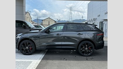 F-Pace 11