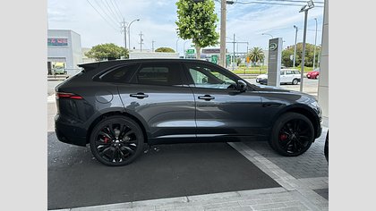 F-Pace 7