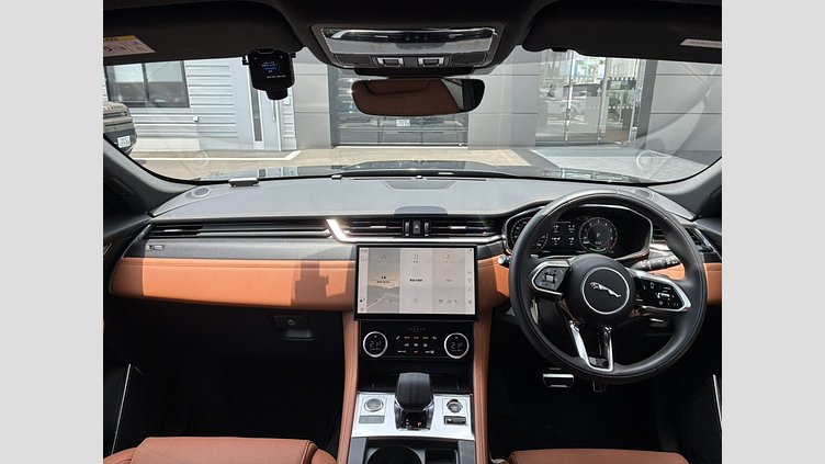 2024 認定中古車 Jaguar F-Pace カルパチアングレイ P400e ガソリン プラグインハイブリッド R-DYNAMIC SE
