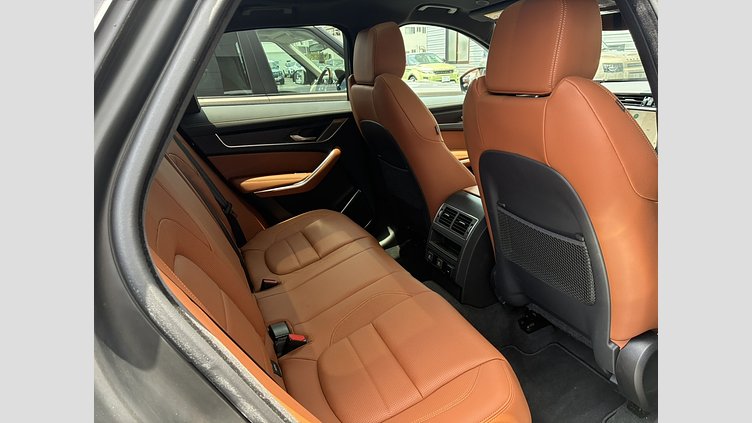 2024 認定中古車 Jaguar F-Pace カルパチアングレイ P400e ガソリン プラグインハイブリッド R-DYNAMIC SE