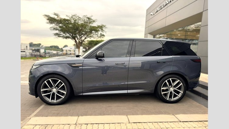2023 Approved Land Rover Range Rover Sport Varesine Blue The Range Rover Sport P510e features an advanced plug-in hybrid electric vehicle (PHEV) drivetrain. It pairs a 3.0-liter turbocharged Ingenium inline-6 gas engine with a potent electric motor to deliver instant torque. P510e First Edition