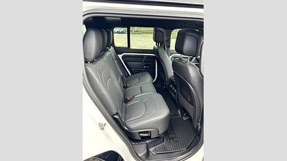 Defender 110 19