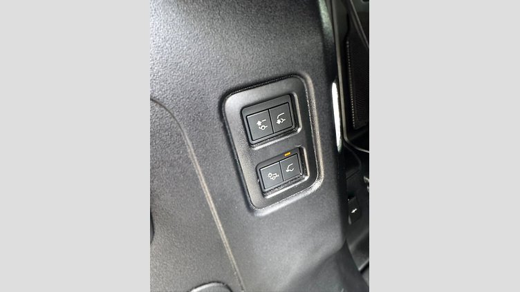 2025 Approved Land Rover Defender 110 Fuji White 3.0 turbo diesel i6, 257 kW and 700 Nm AWD 3.0D 257KW D350 X-DYNAMIC