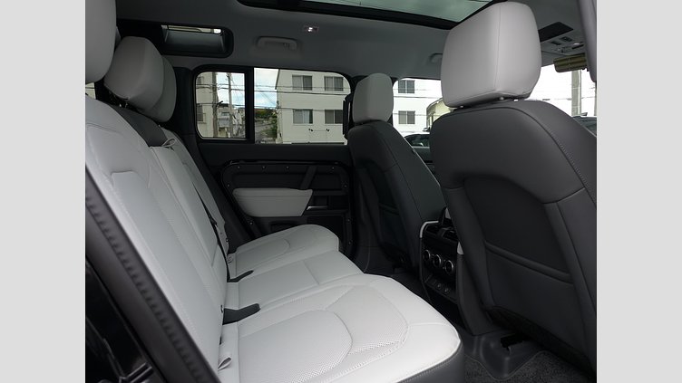 2024 認定中古車 Land Rover Defender 110 サントリーニブラック D350 ディーゼルマイルドハイブリッド X-Dynamic SE