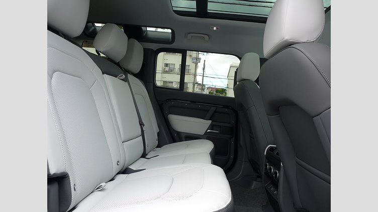 2024 認定中古車 Land Rover Defender 110 サントリーニブラック D350 ディーゼルマイルドハイブリッド X-Dynamic SE