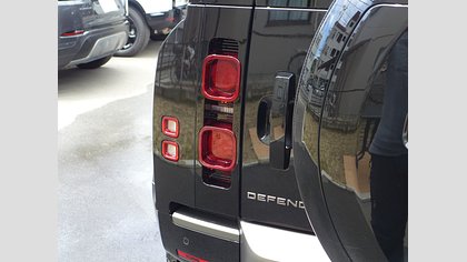 Defender 110 9